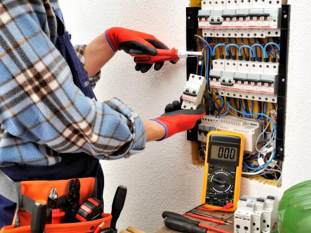 As vantagens da Canaleta plástica para painel: organize e proteja seus fios de forma prática e eficiente